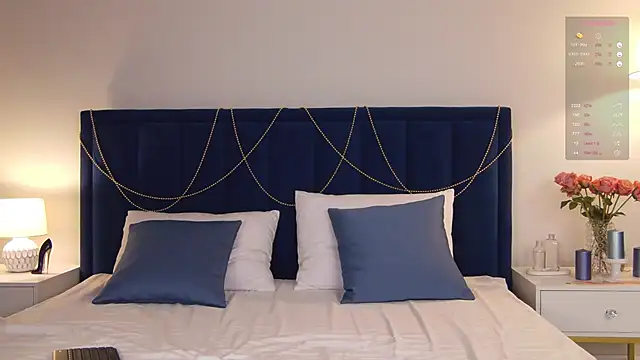 MilaDemies online show from 01.11.25