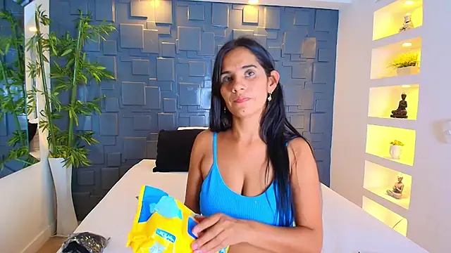 EmmilyCollson online show from 01.18.25