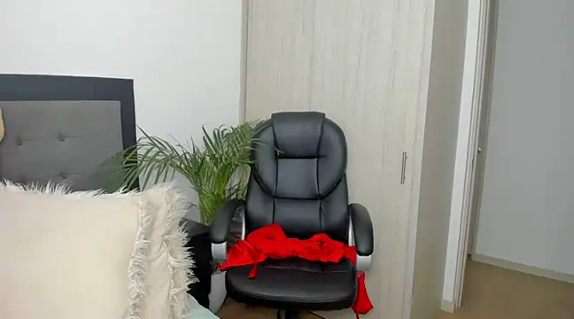 charlotte tiller online show from 12.12.24