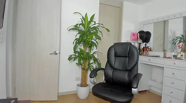 charlotte tiller online show from 01.18.25