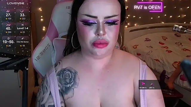 Snapshot of og_maddison chatting on 12.22.24 og maddison online show from 12.22.24