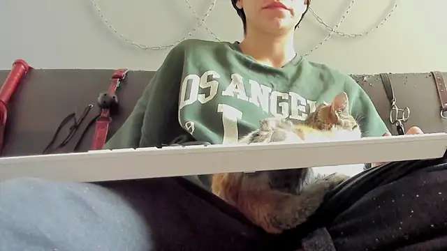 K Intraven0us online show from 09.12.25