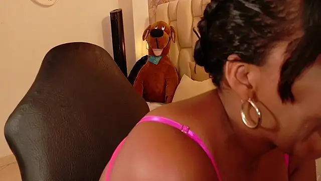 lia mariana online show from 10.04.25