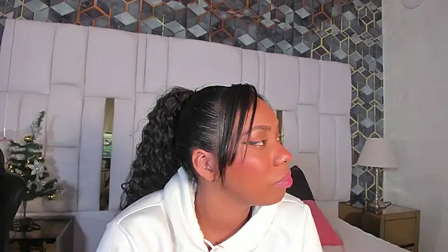 lia mariana online show from 12.20.25