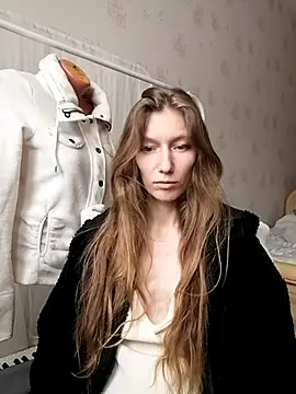 Snapshot of CatFerae chatting on 02.07.25 CatFerae online show from 02.07.25