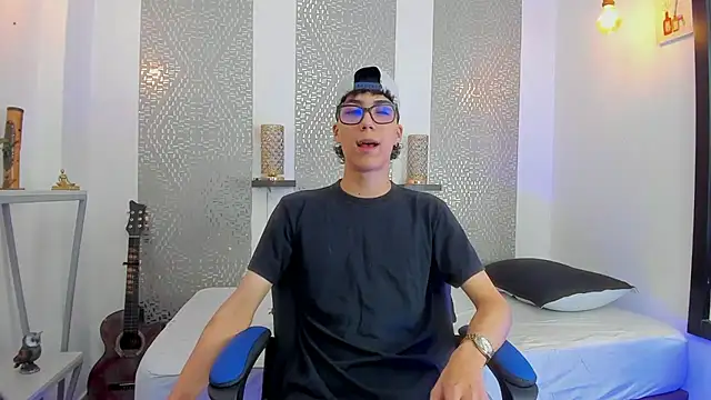 Snapshot of Nikolay_Gregori chatting on 03.13.25 Nikolay Gregori online show from 03.13.25