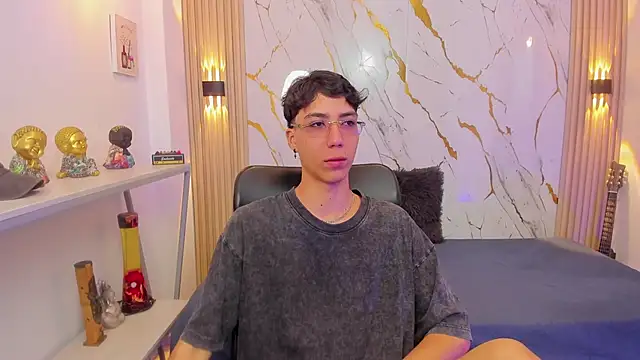 Snapshot of Nikolay_Gregori chatting on 05.15.26 Nikolay Gregori online show from 05.15.26