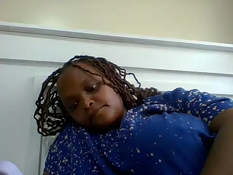 Snapshot of Sexxy-Shie chatting on 02.01.25 Sexxy-Shie online show from 02.01.25