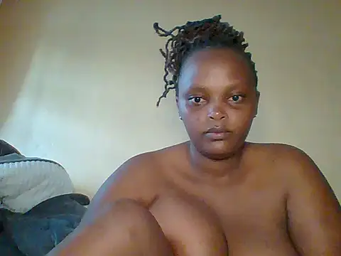 Snapshot of Sexxy-Shie chatting on 02.04.25 Sexxy-Shie online show from 02.04.25