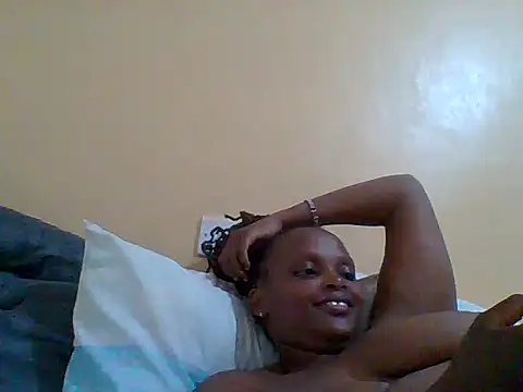 Snapshot of Sexxy-Shie chatting on 02.08.25 Sexxy-Shie online show from 02.08.25