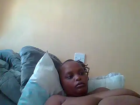 Snapshot of Sexxy-Shie chatting on 02.22.25 Sexxy-Shie online show from 02.22.25