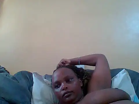 Snapshot of Sexxy-Shie chatting on 03.11.25 Sexxy-Shie online show from 03.11.25