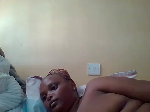 Snapshot of Sexxy-Shie chatting on 03.18.25 Sexxy-Shie online show from 03.18.25