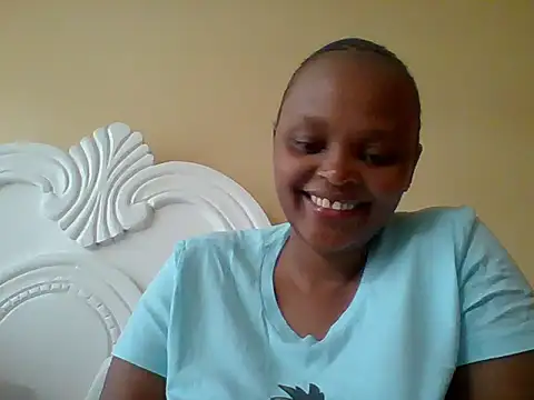 Snapshot of Sexxy-Shie chatting on 09.20.25 Sexxy-Shie online show from 09.20.25