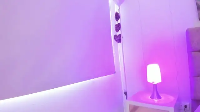 Julianaa Castro  online show from 01.21.25