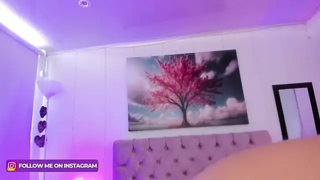 Julianaa Castro  online show from 01.21.25