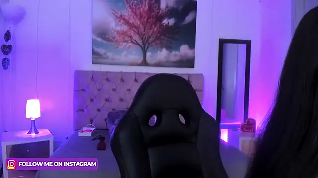 Julianaa Castro  online show from 01.29.25