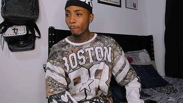 Pantera black 21 online show from 11.13.25