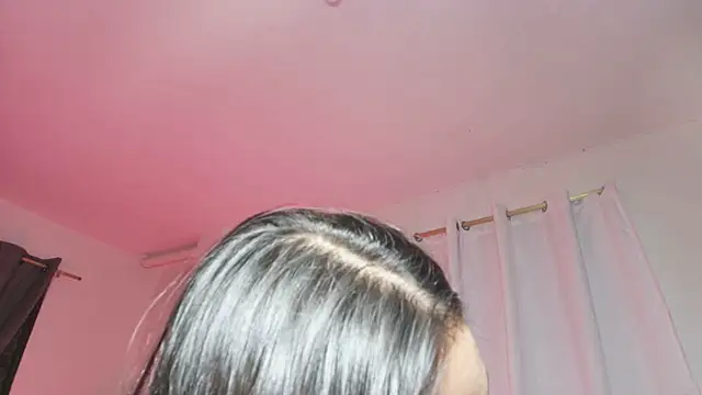 Snapshot of emy_colee chatting on 05.22.26 emy colee online show from 05.22.26