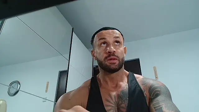 Snapshot of Magnificmuscles89 chatting on 05.14.26 Magnificmuscles89 online show from 05.14.26