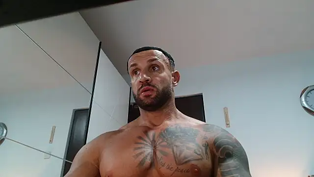Snapshot of Magnificmuscles89 chatting on 05.21.26 Magnificmuscles89 online show from 05.21.26