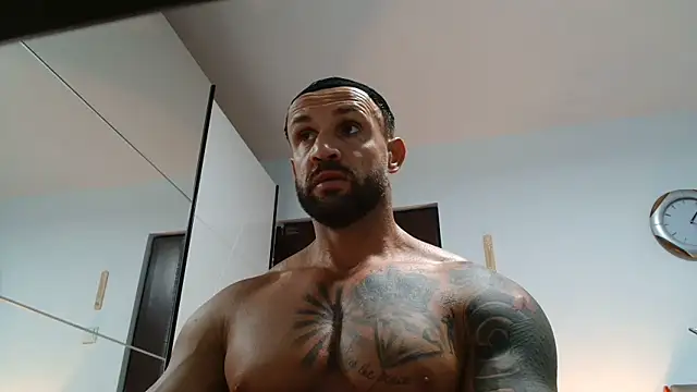 Snapshot of Magnificmuscles89 chatting on 05.25.26 Magnificmuscles89 online show from 05.25.26