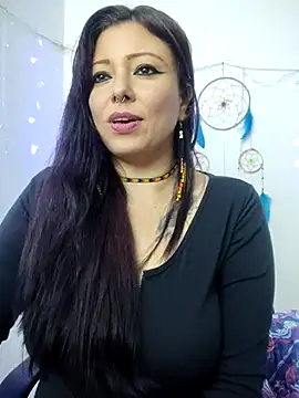 Snapshot of kristal_ktl chatting on 02.14.25 kristal ktl online show from 02.14.25
