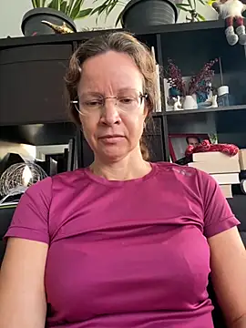 Snapshot of AnnikaRose chatting on 10.02.25 AnnikaRose online show from 10.02.25