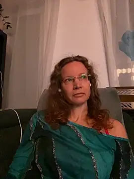 Snapshot of AnnikaRose chatting on 11.11.25 AnnikaRose online show from 11.11.25