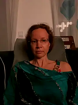 Snapshot of AnnikaRose chatting on 11.12.25 AnnikaRose online show from 11.12.25