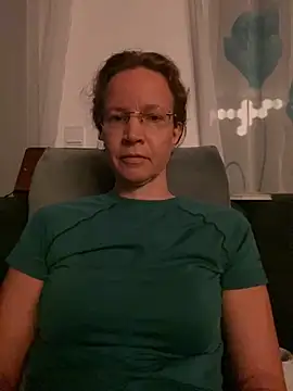 Snapshot of AnnikaRose chatting on 11.17.25 AnnikaRose online show from 11.17.25