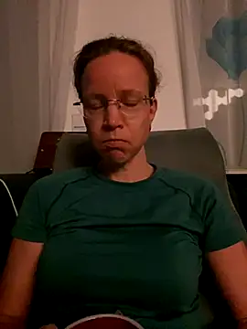 Snapshot of AnnikaRose chatting on 11.24.25 AnnikaRose online show from 11.24.25