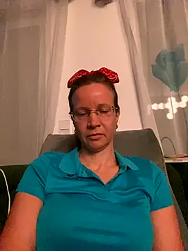 Snapshot of AnnikaRose chatting on 11.27.25 AnnikaRose online show from 11.27.25