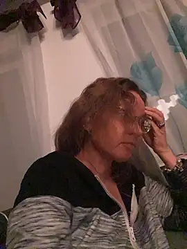 Snapshot of AnnikaRose chatting on 11.28.25 AnnikaRose online show from 11.28.25