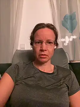 Snapshot of AnnikaRose chatting on 12.05.25 AnnikaRose online show from 12.05.25