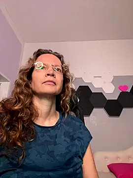 Snapshot of AnnikaRose chatting on 12.23.25 AnnikaRose online show from 12.23.25