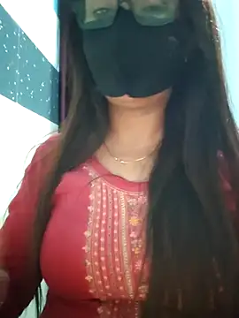 Snapshot of Aishwaryaa_69 chatting on 03.12.25 Aishwaryaa 69 online show from 03.12.25