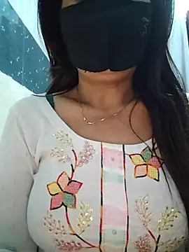 Snapshot of Aishwaryaa_69 chatting on 03.14.25 Aishwaryaa 69 online show from 03.14.25