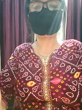 Snapshot of Aishwaryaa_69 chatting on 10.19.25 Aishwaryaa 69 online show from 10.19.25