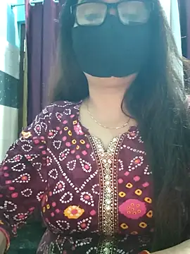 Snapshot of Aishwaryaa_69 chatting on 11.04.25 Aishwaryaa 69 online show from 11.04.25