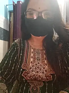 Snapshot of Aishwaryaa_69 chatting on 11.05.25 Aishwaryaa 69 online show from 11.05.25