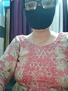 Snapshot of Aishwaryaa_69 chatting on 11.07.25 Aishwaryaa 69 online show from 11.07.25