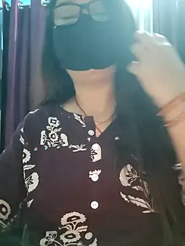 Snapshot of Aishwaryaa_69 chatting on 11.25.25 Aishwaryaa 69 online show from 11.25.25