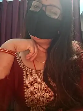 Snapshot of Aishwaryaa_69 chatting on 11.28.25 Aishwaryaa 69 online show from 11.28.25