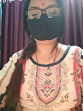 Snapshot of Aishwaryaa_69 chatting on 11.30.25 Aishwaryaa 69 online show from 11.30.25