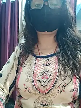 Snapshot of Aishwaryaa_69 chatting on 12.14.25 Aishwaryaa 69 online show from 12.14.25