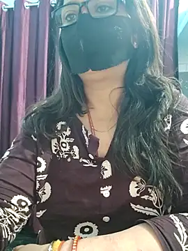 Snapshot of Aishwaryaa_69 chatting on 12.18.25 Aishwaryaa 69 online show from 12.18.25