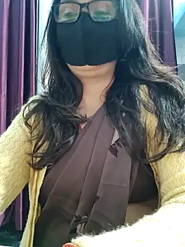 Snapshot of Aishwaryaa_69 chatting on 12.21.25 Aishwaryaa 69 online show from 12.21.25