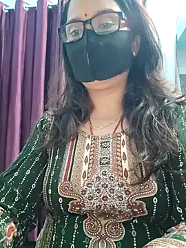 Snapshot of Aishwaryaa_69 chatting on 12.22.25 Aishwaryaa 69 online show from 12.22.25