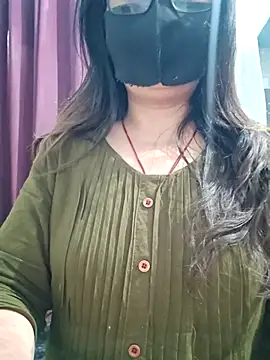 Snapshot of Aishwaryaa_69 chatting on 04.30.26 Aishwaryaa 69 online show from 04.30.26